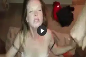 Die geile Sperma Schlampe direkt in Action