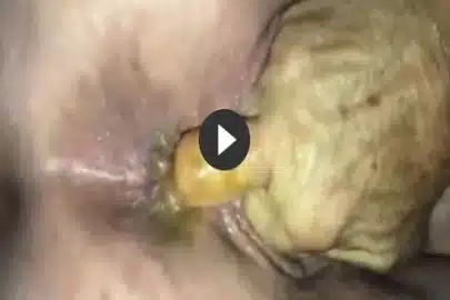 Fingern und Arschficken mit einer dreckigen Rosette